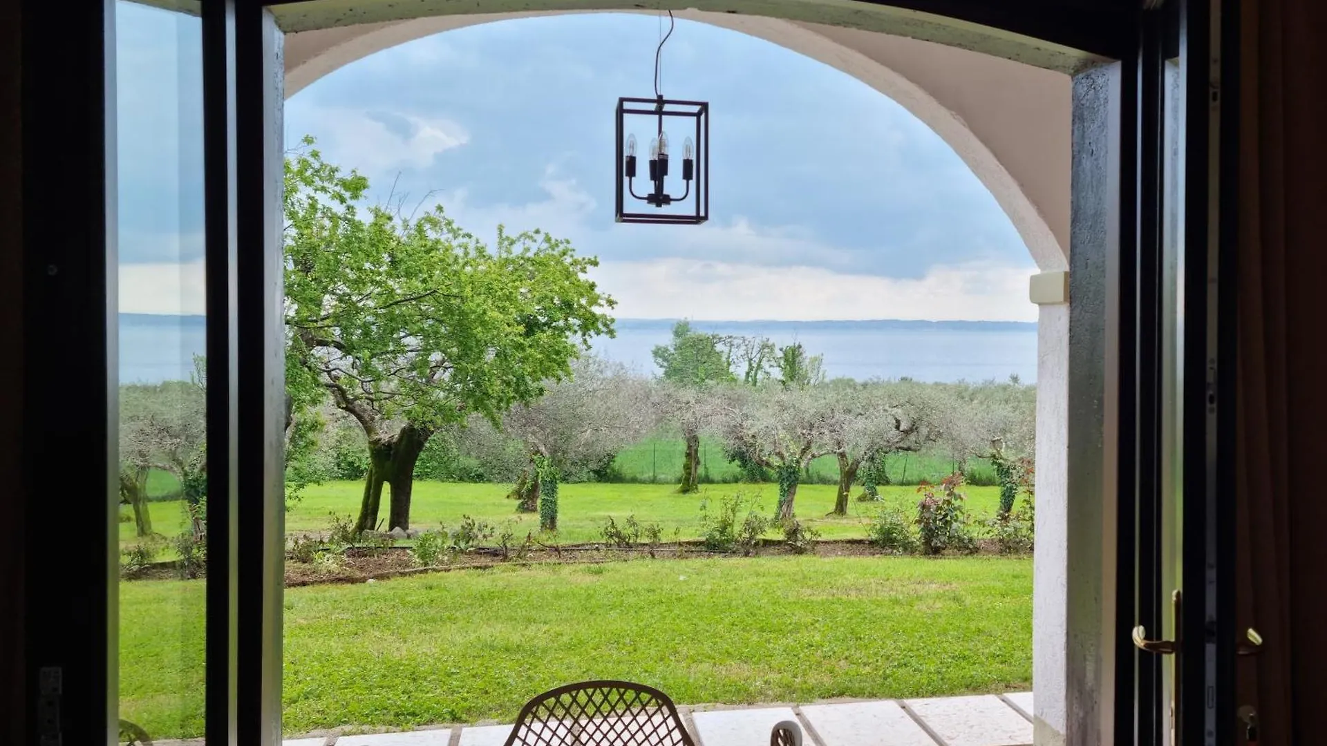 La Kascina Suite & Rooms Moniga del Garda Oda ve Kahvaltı