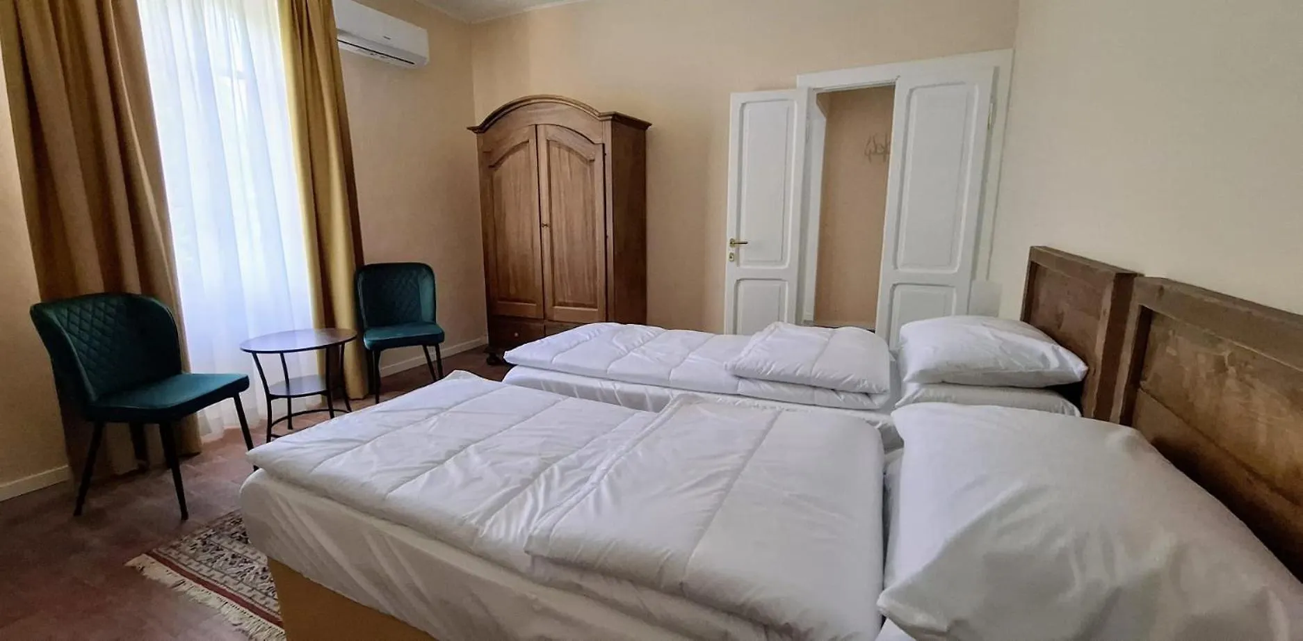 La Kascina Suite & Rooms Moniga del Garda Olaszország